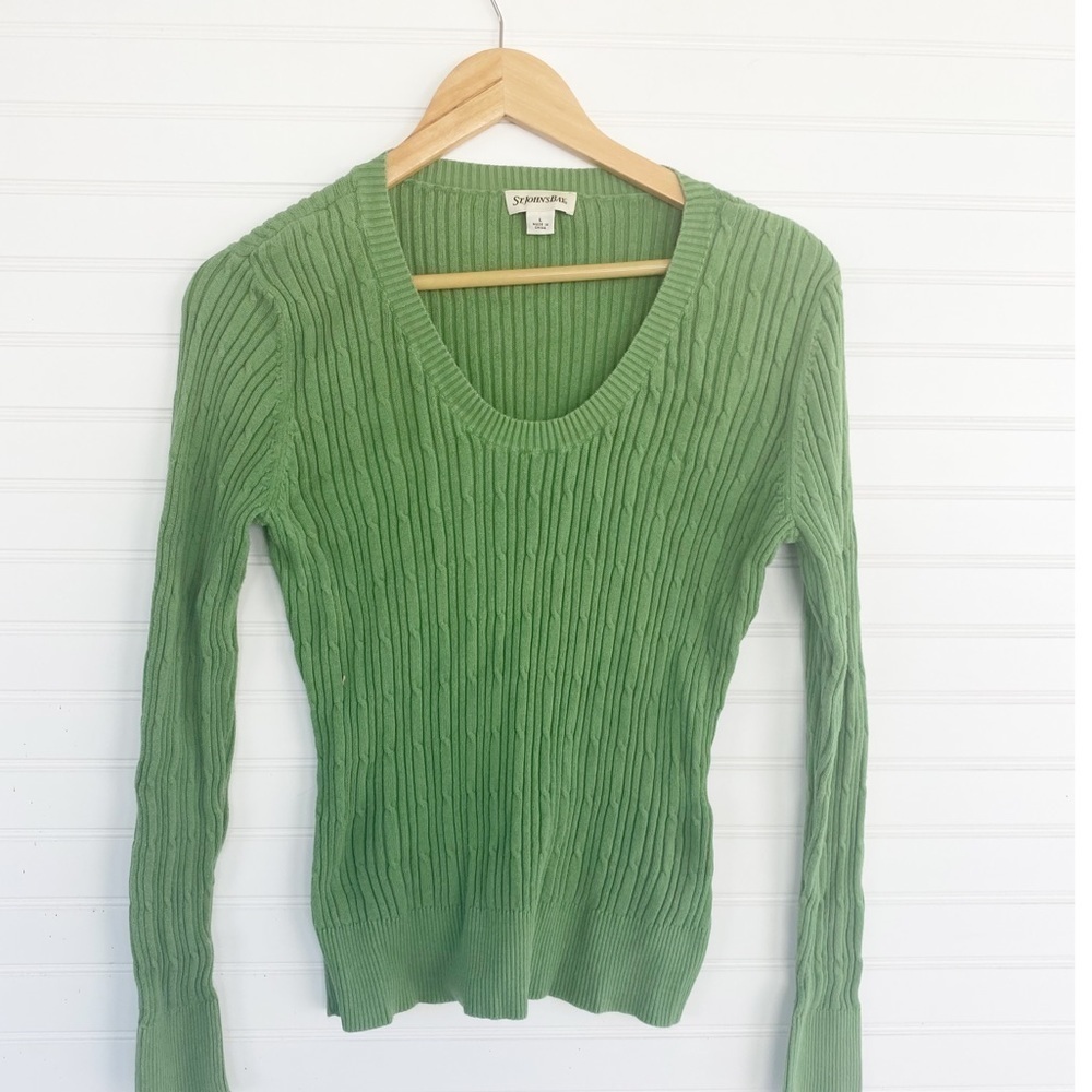 Ribbed knit Pullover sweater Size Large